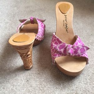 Adorable Betsey Johnson Pumps with Decorative Heel